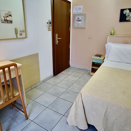 Hotel Dell'Angelo Римини Экстерьер фото