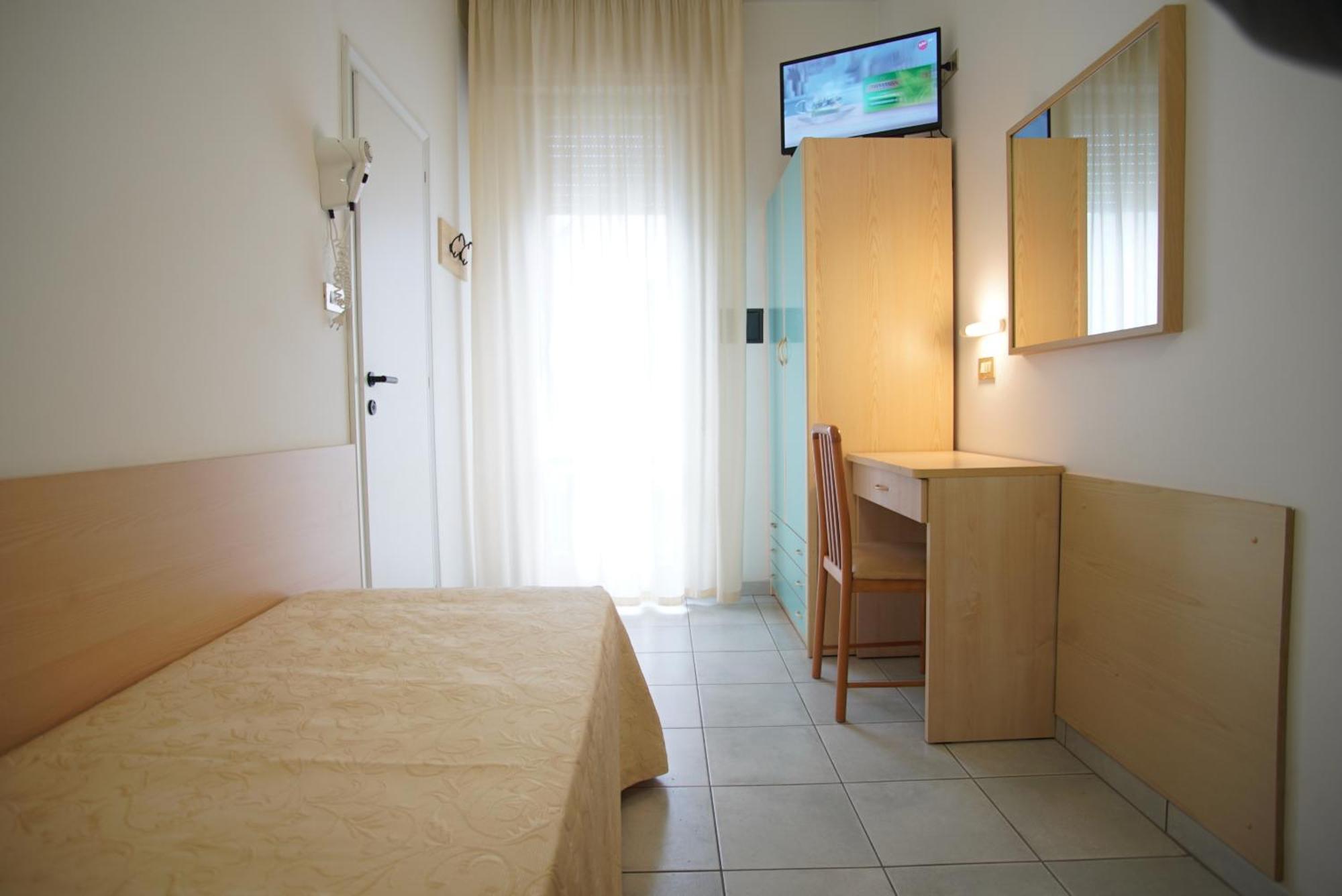 Hotel Dell'Angelo Римини Экстерьер фото